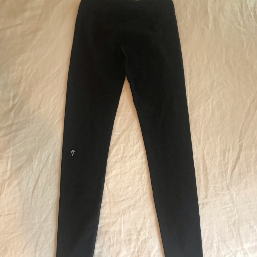 black ivivva leggings